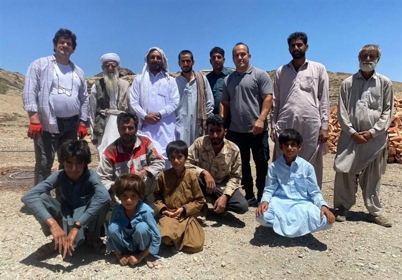 حضور رسول خادم و احسان لشکری در مناطق محروم زاهدان حضور رسول خادم و احسان لشکری در مناطق محروم زاهدان