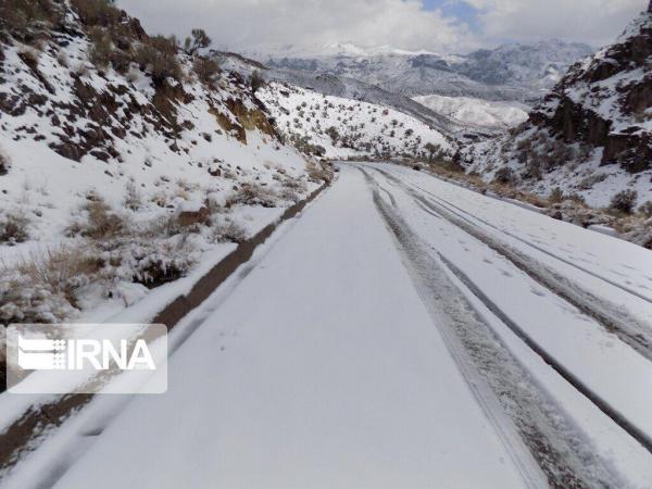 خبرنگاران جاده های اورامانات لغزنده است خبرنگاران جاده های اورامانات لغزنده است