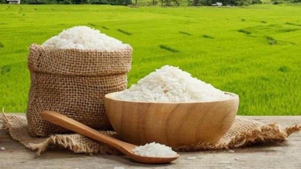 عرضه برنج ایرانی با قیمت 32 هزار تومان در بازرگام عرضه برنج ایرانی با قیمت 32 هزار تومان در بازرگام