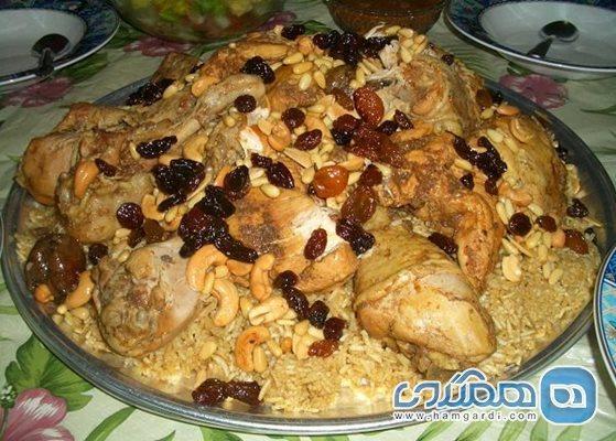 مجبوس یکی از بهترین غذاهای کشور عمان به شمار می رود مجبوس یکی از برترین غذاهای کشور عمان به شمار می رود